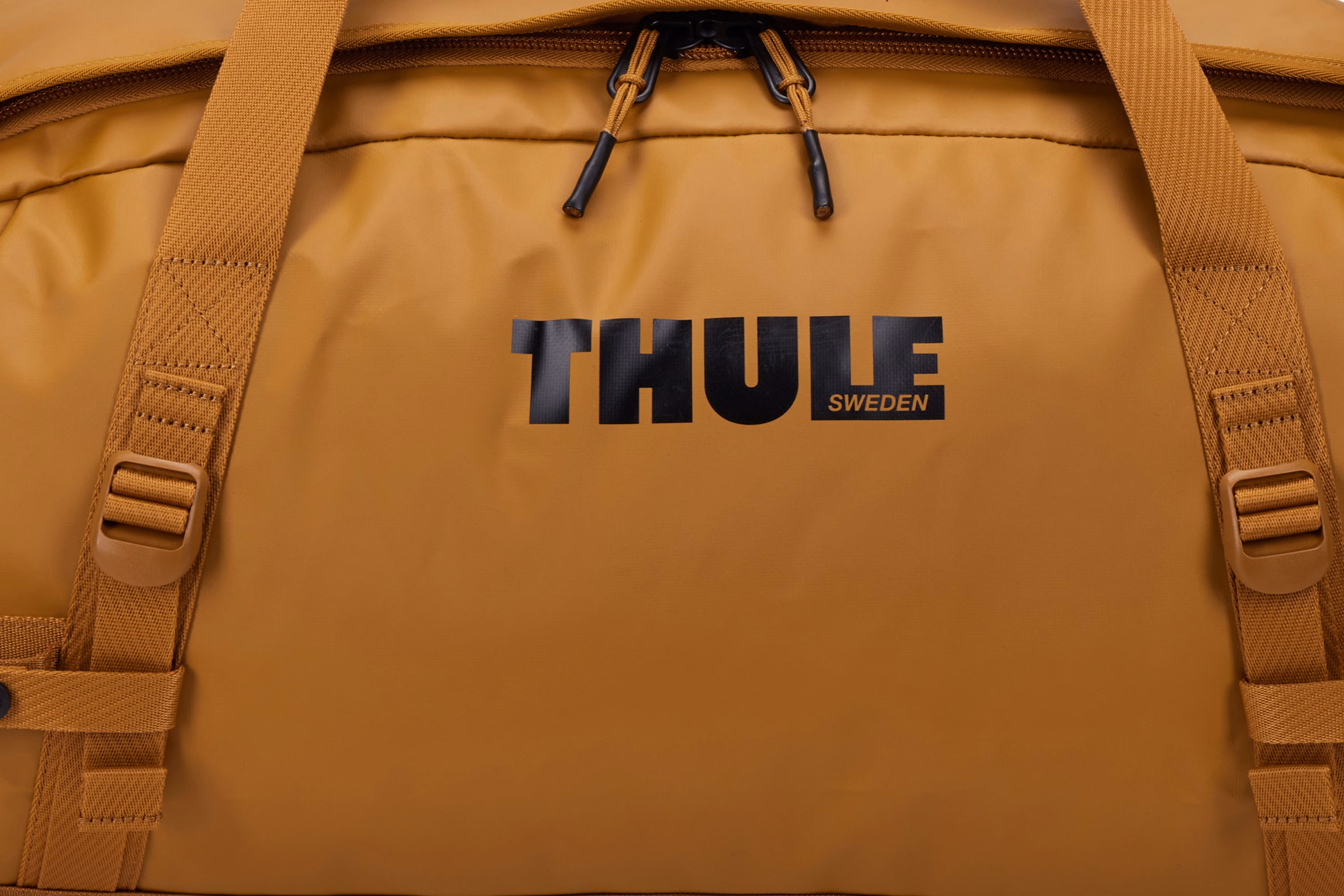 Thule Chasm 70L duffel golden