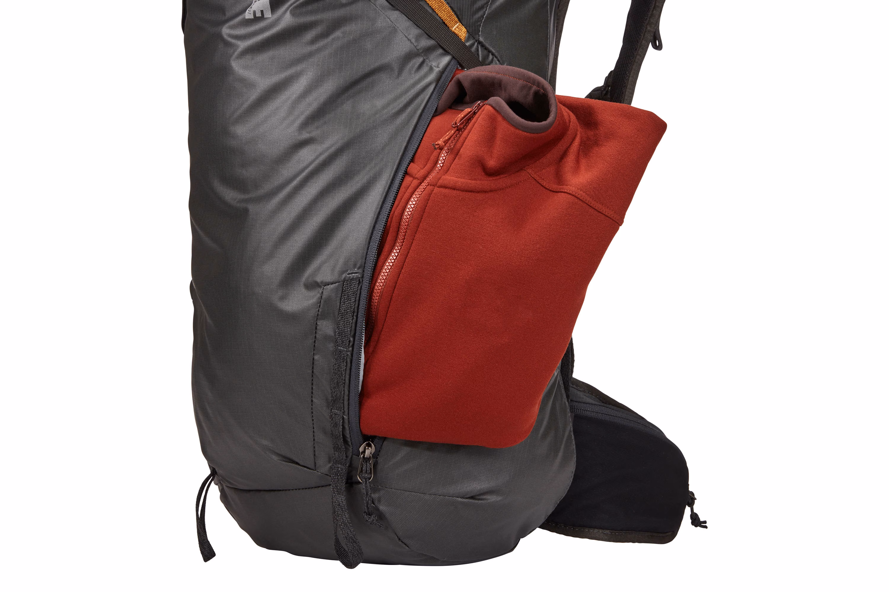 Thule Stir 35L side zipper