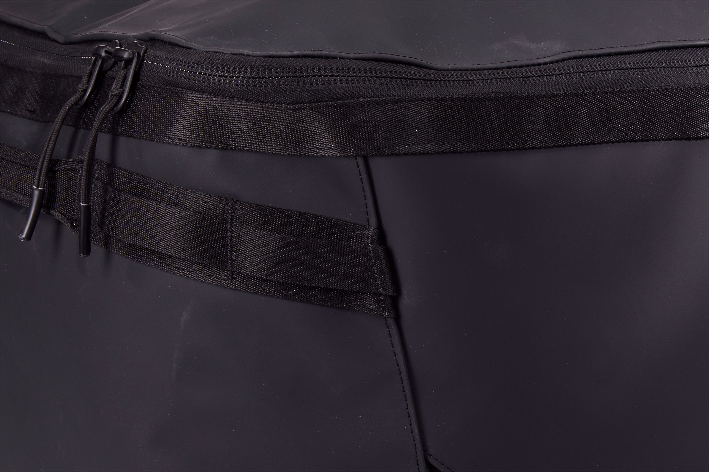 Thule Chasm gear haulers 80L black