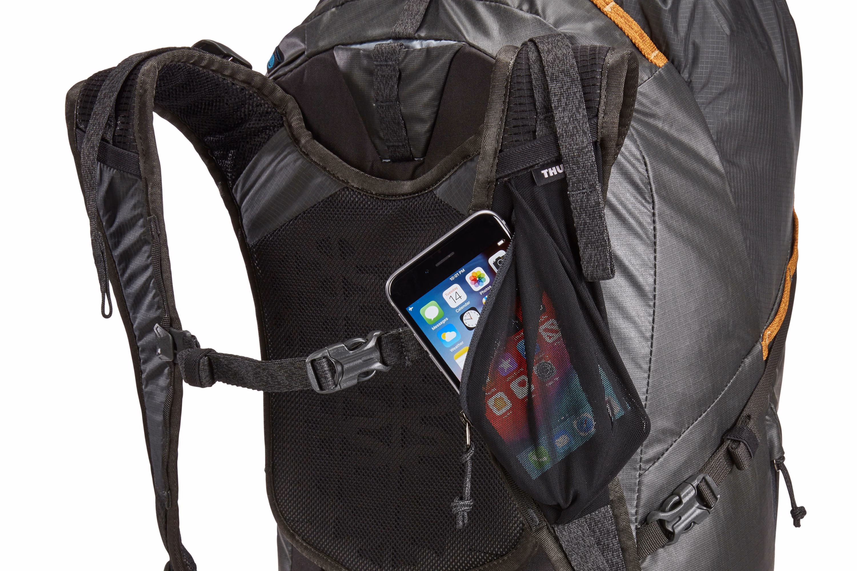 Thule Stir 35L shoulder strap pocket
