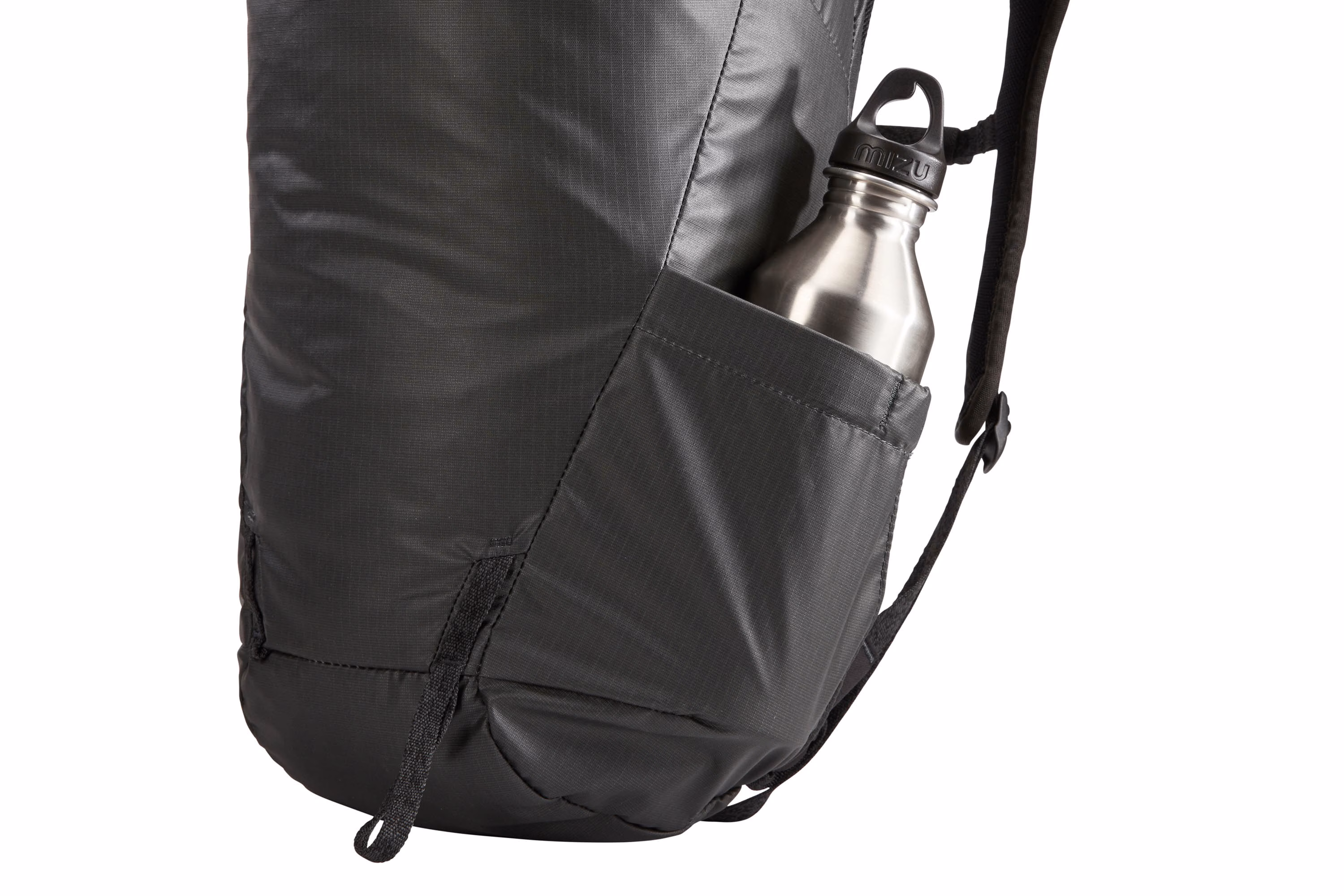 Thule Stir 20L expandable side pocket