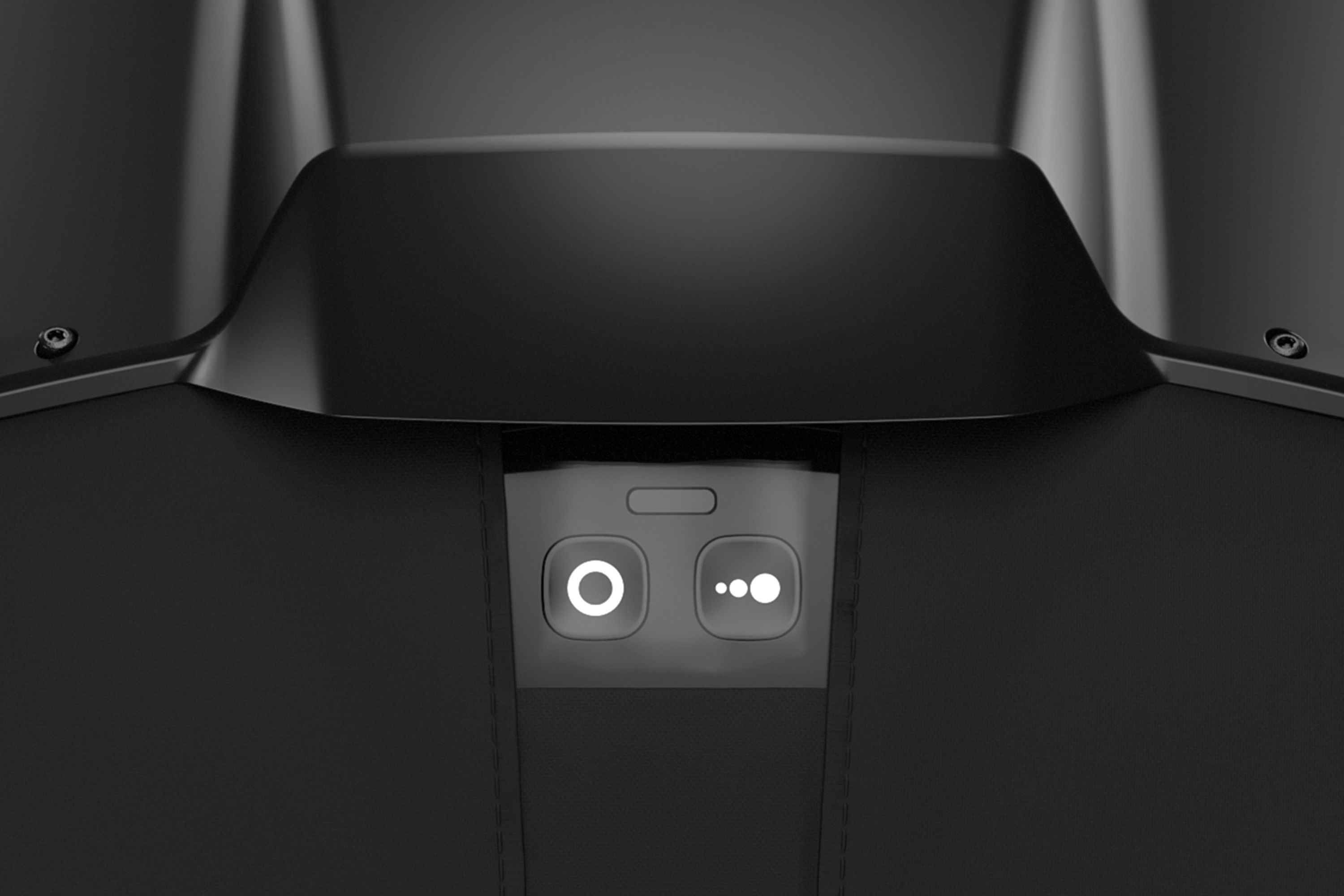 Thule Chariot air purifier cover feature - Simple one-button control