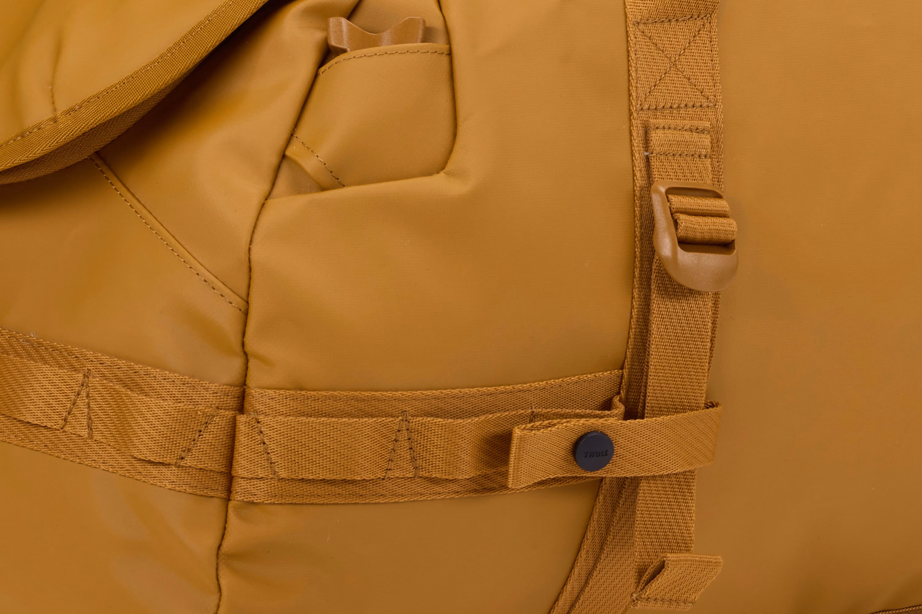 Thule Chasm Duffel 90L golden