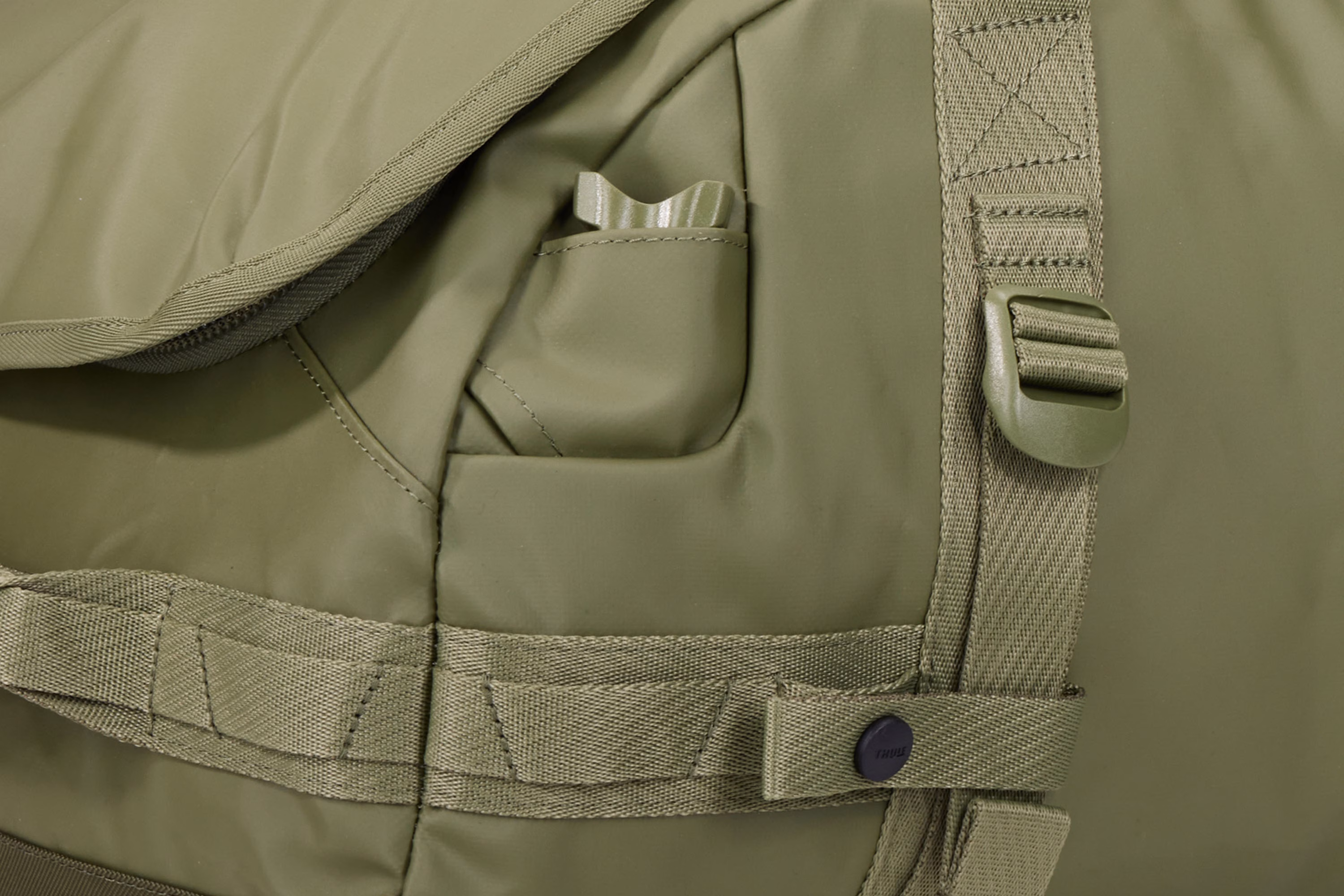 Thule Chasm 40L duffel olivine