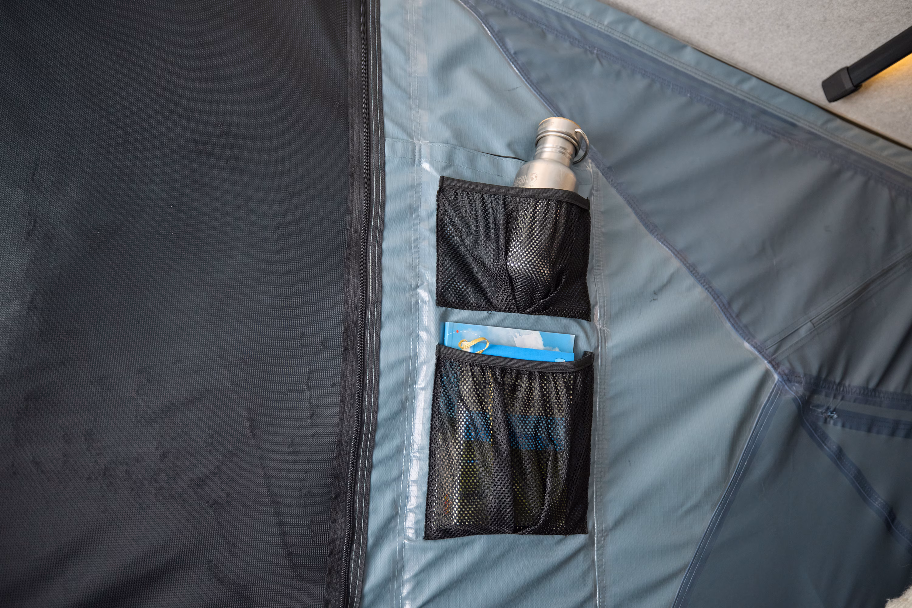 Thule Widesky dark slate feature