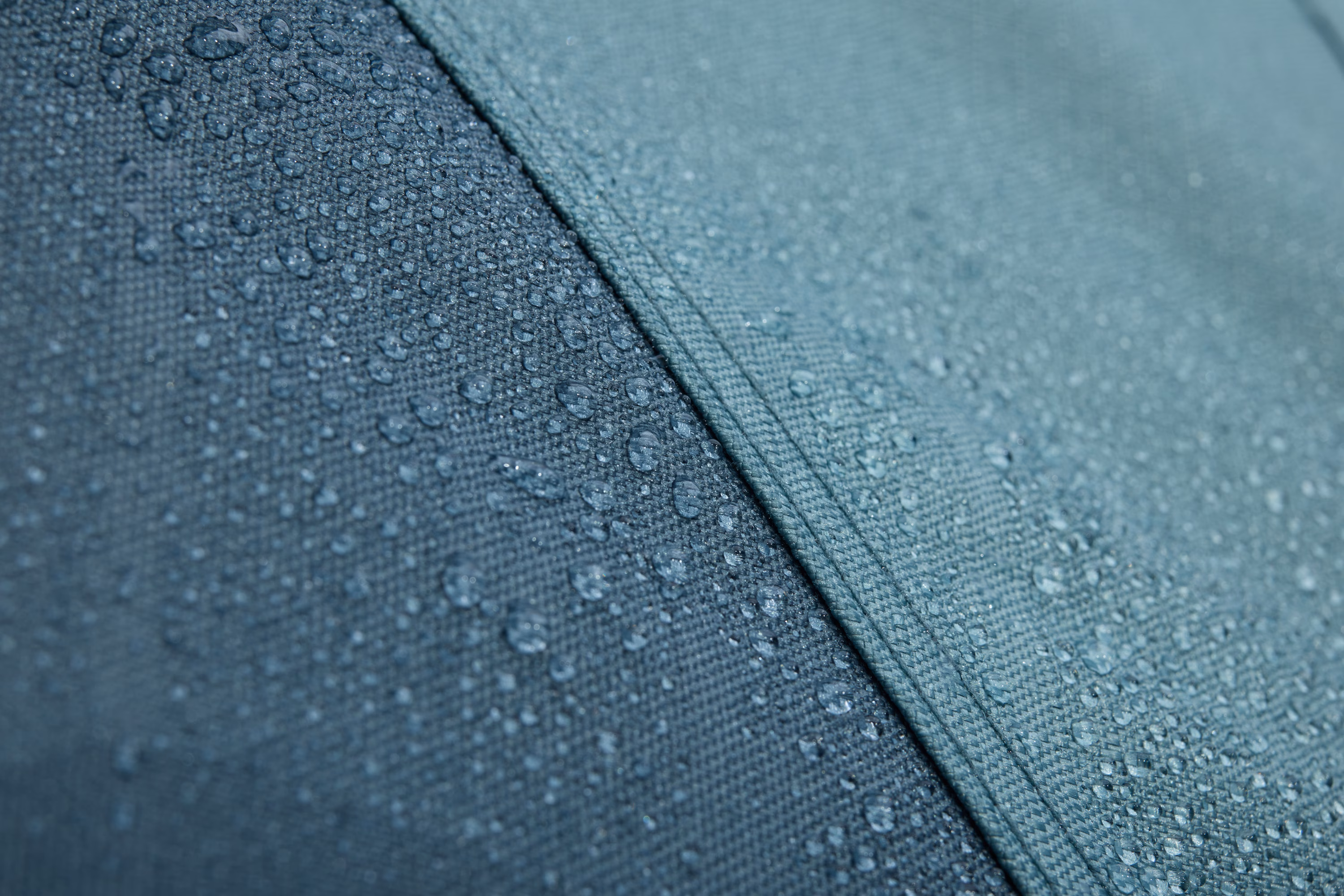 Thule Approach 2 feature dark slate
