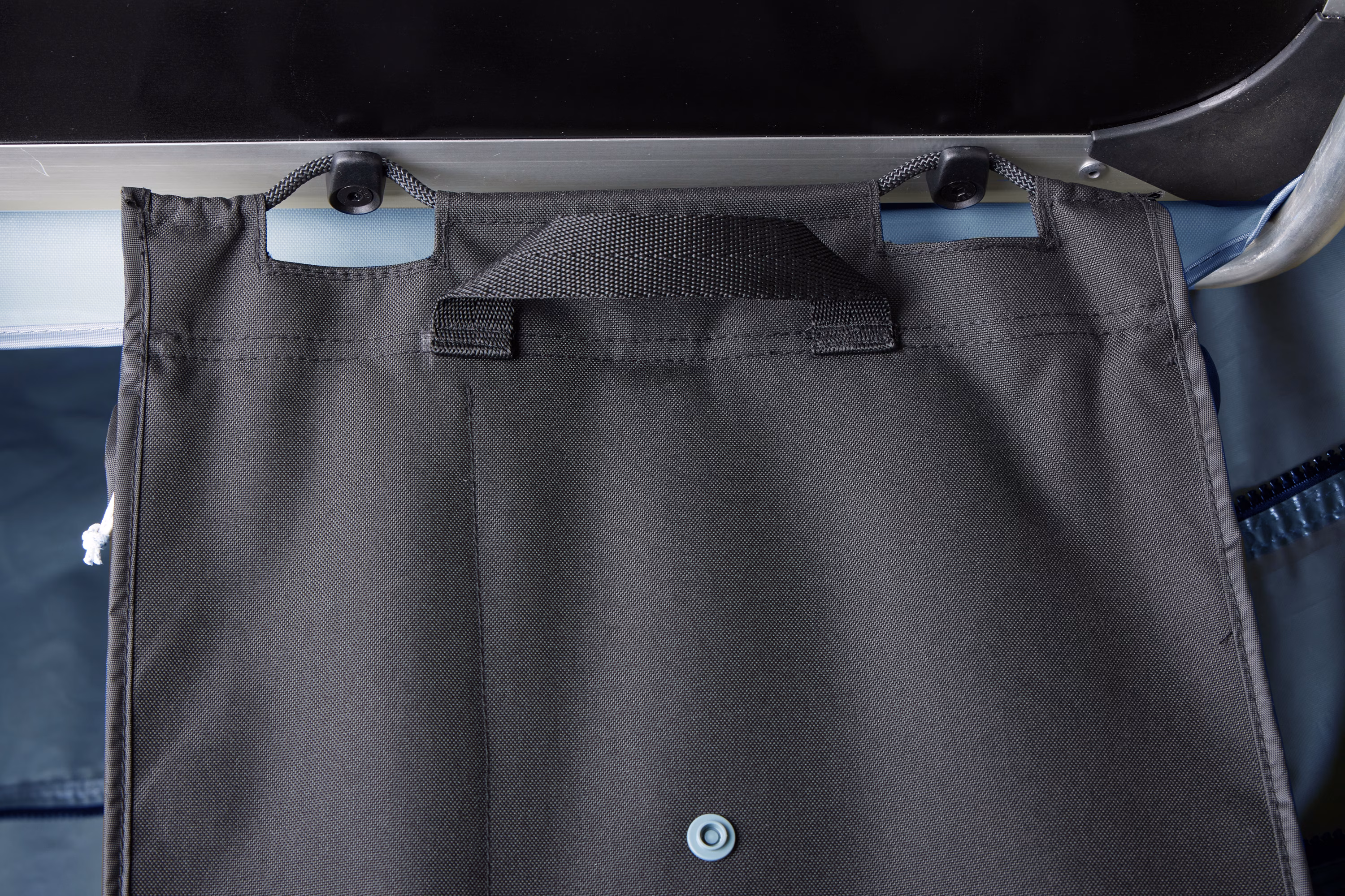 Thule Approach 2 feature dark slate
