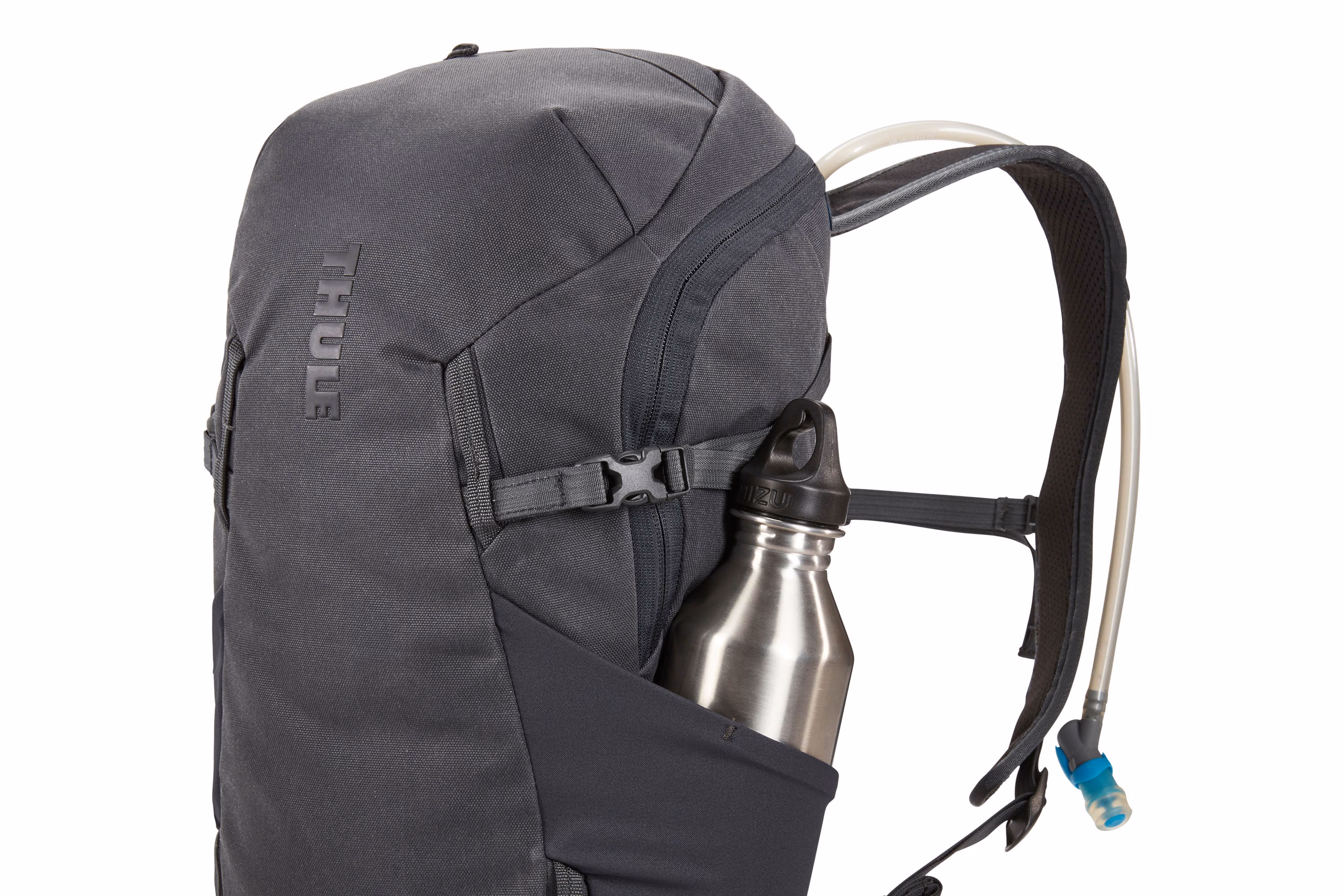 Thule AllTrail X 15L water bottle pockets