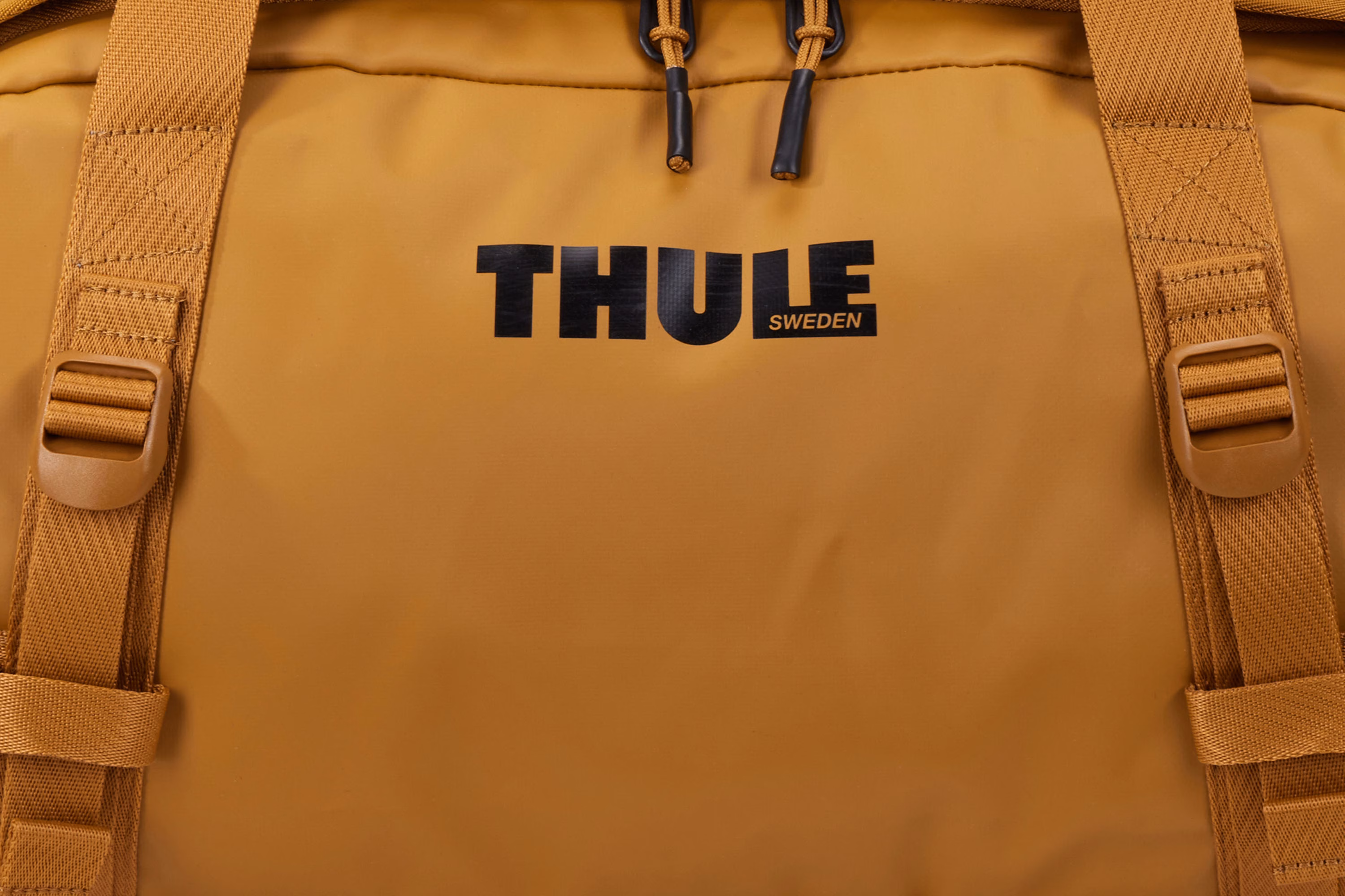 Thule Chasm 40L duffel golden